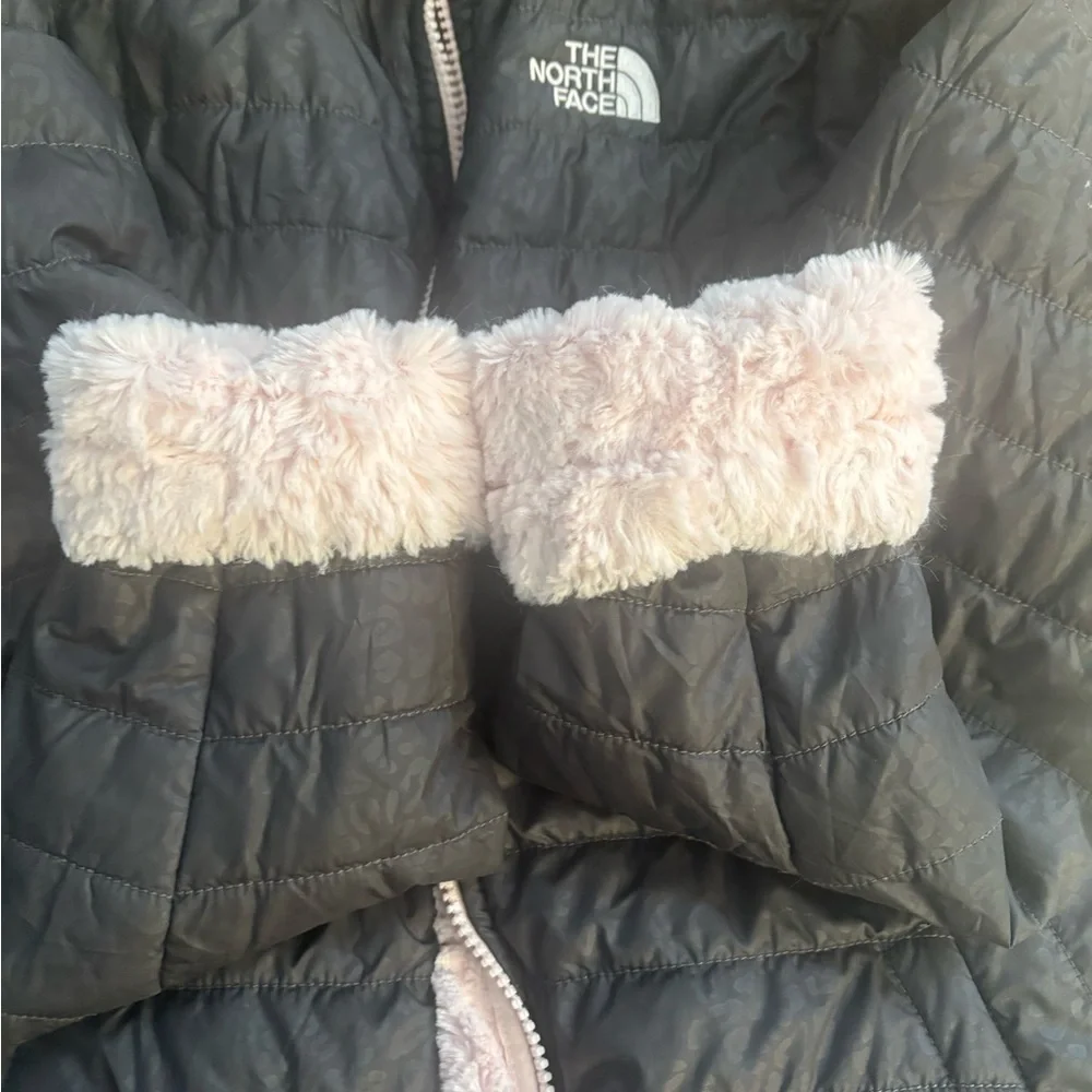 North Face Reversible Black and Pink Coat in Girls XL (size 18)